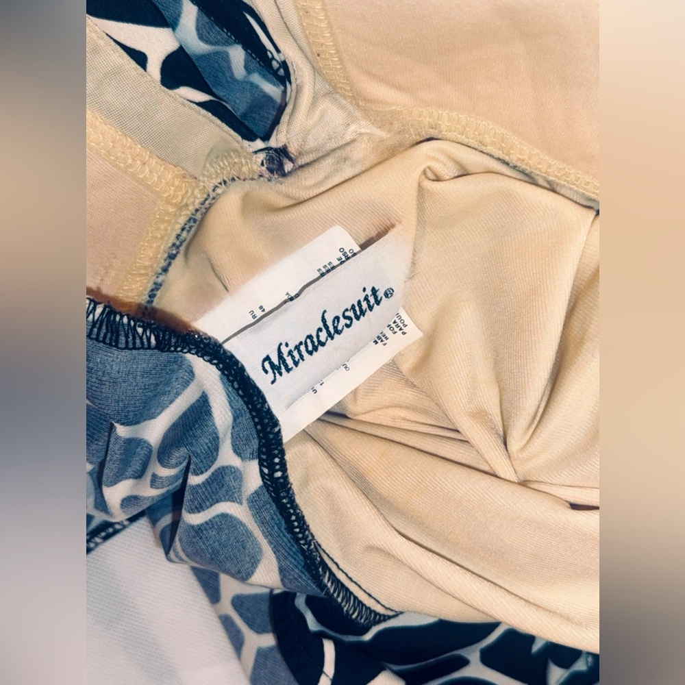 Miraclesuit Swimwear Sonatina Ruched Shirred One Piece Giraffe Print swimsuit 12 - Picture 9 of 10